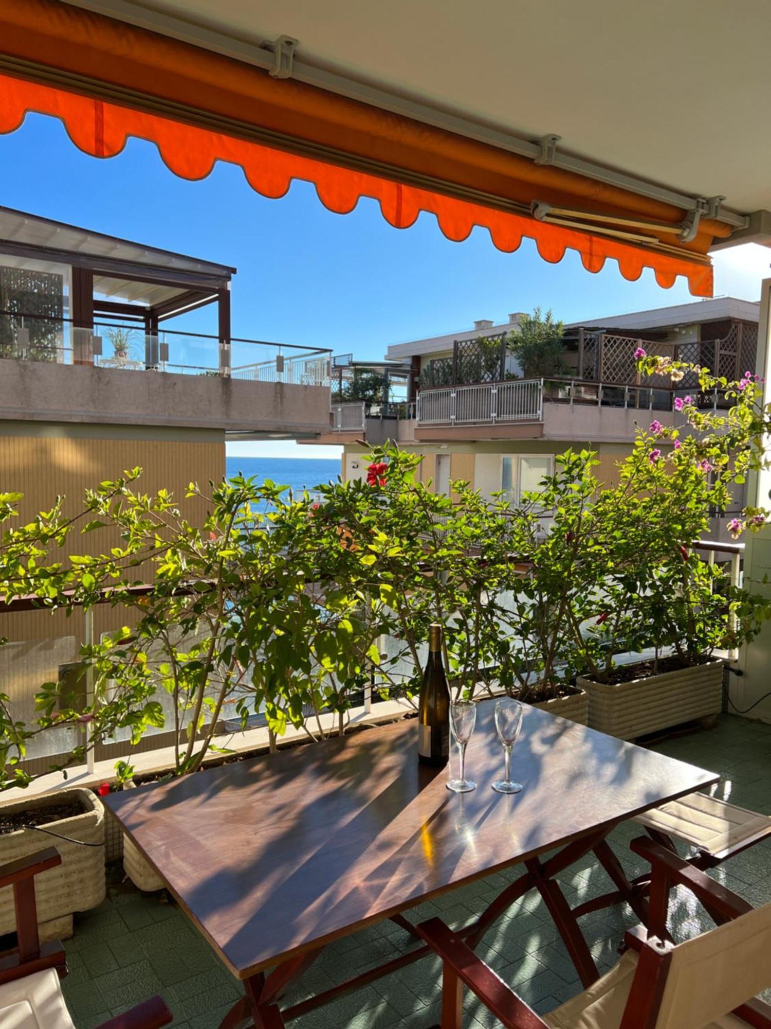 Tre Ponti Beach Apartment - Terrazzo Vista Mare Sanremo Esterno foto